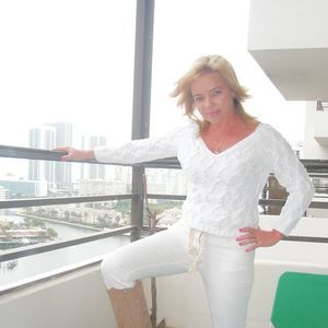 Meet your Posher, Lina